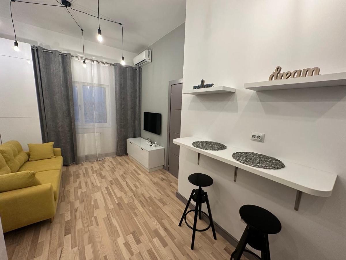 Mojo-Jojo / A Funky Stay Iasi Exterior photo